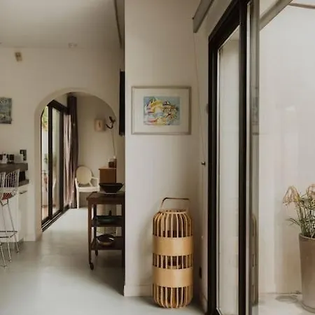 Moderne Avec Piscine A 100m De La Villa *