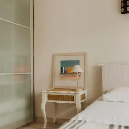 Moderne Avec Piscine A 100m De La ヴィラ
